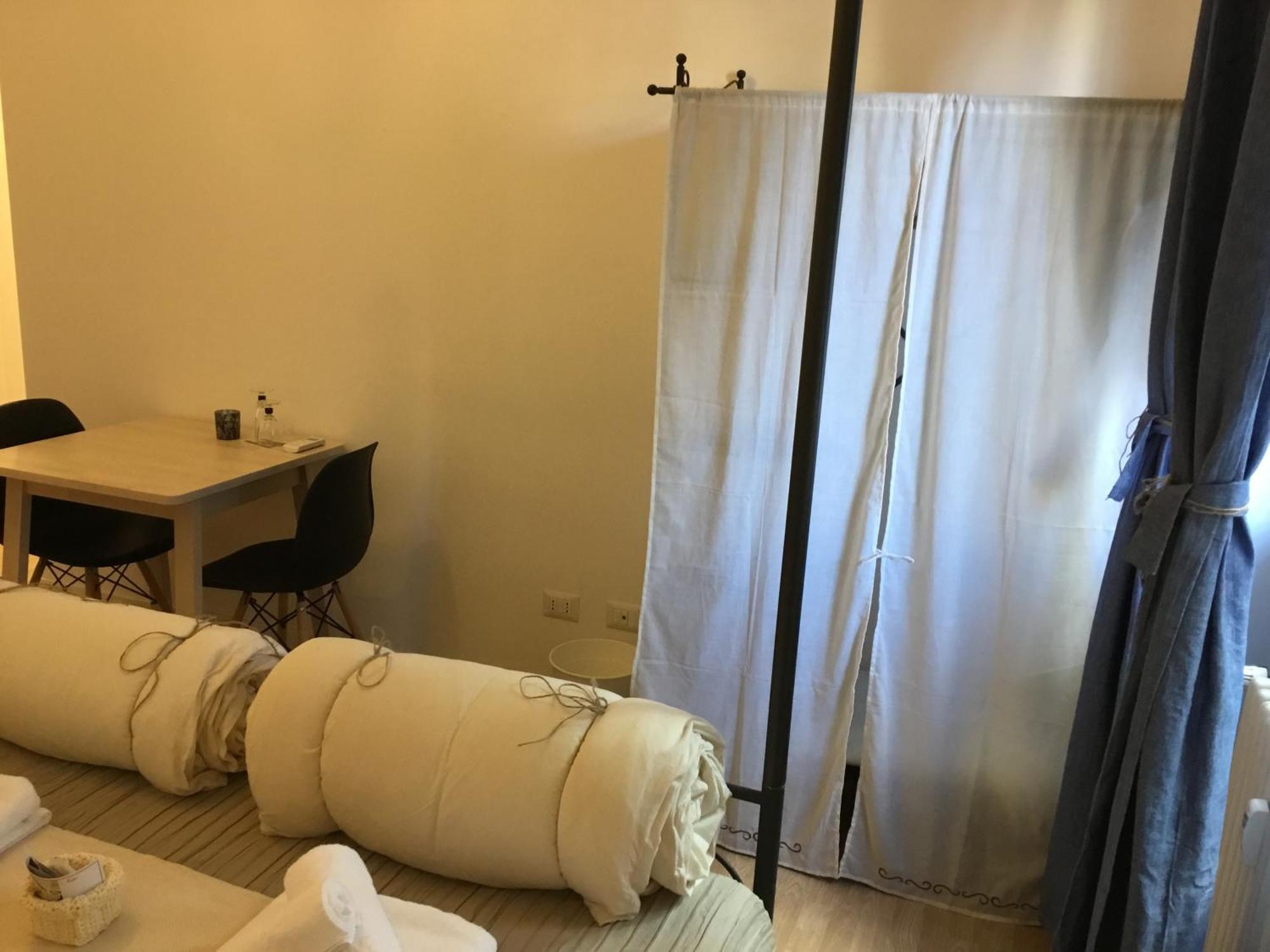 Le Fate Suites Róma Szoba fotó